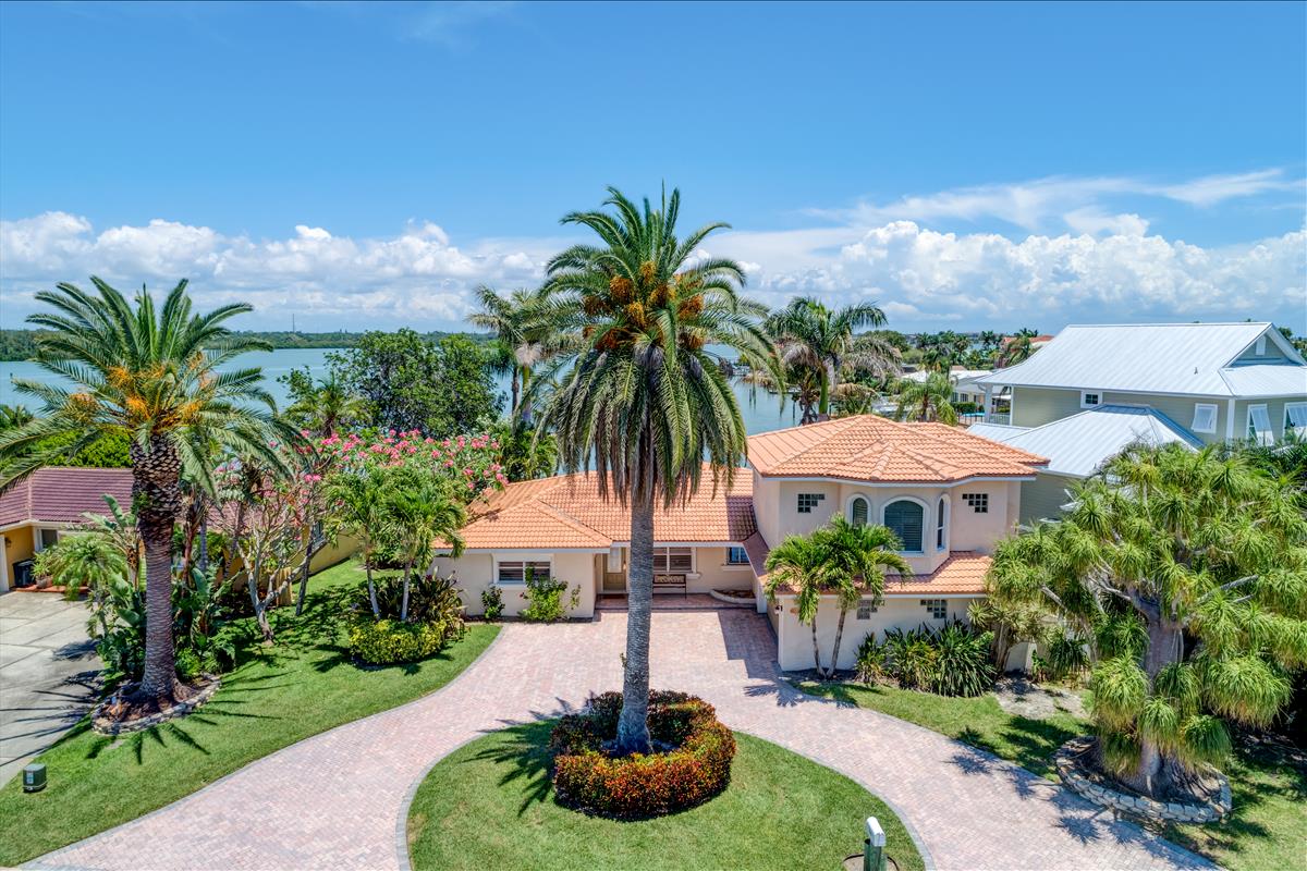 Just Listed in N. Redington Beach 17323 Kennedy Drive